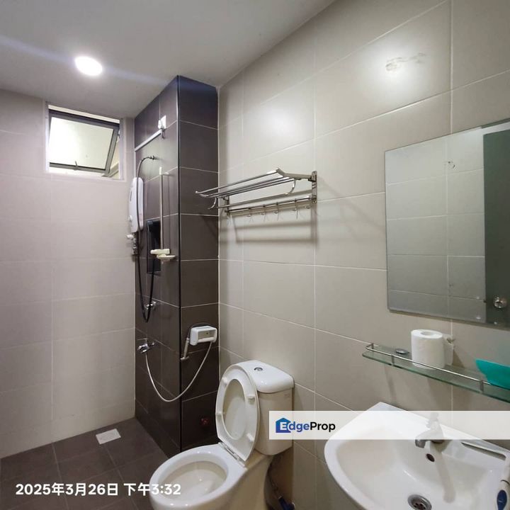 East Bay Condo @ Megah Ria,Masai Apartment For Sale Fully Furnish 2 Parking Lots, Johor, Masai