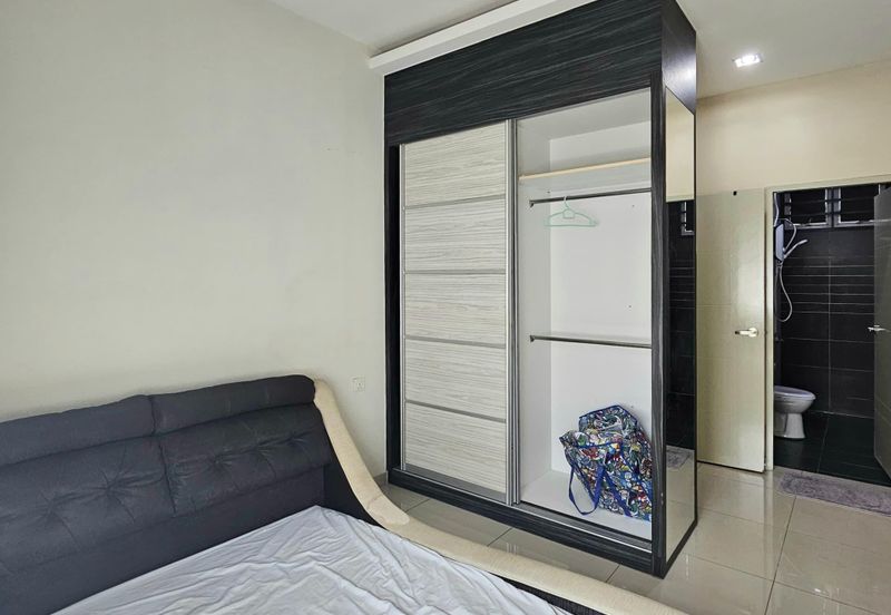 P'residen, Bandar Baru Permas Jaya