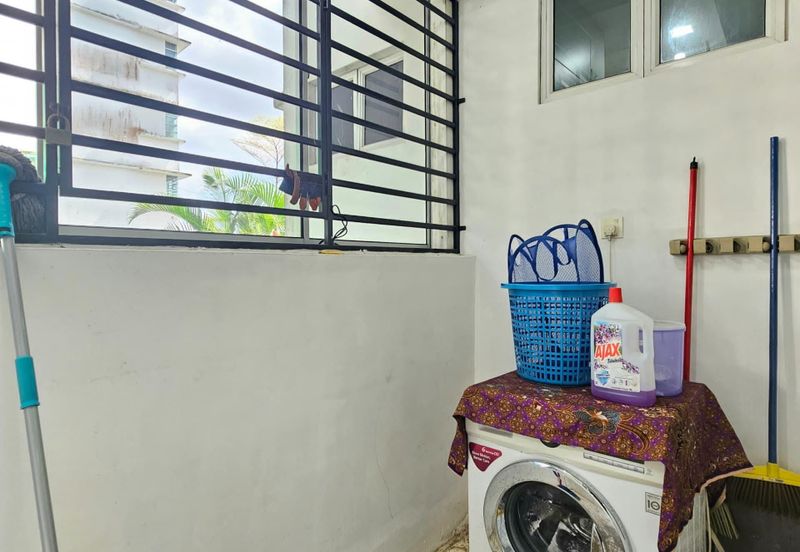 P'residen, Bandar Baru Permas Jaya