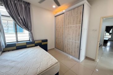 Maple Red, Adda Heights