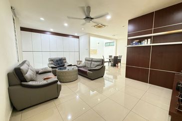 Maple Red, Adda Heights