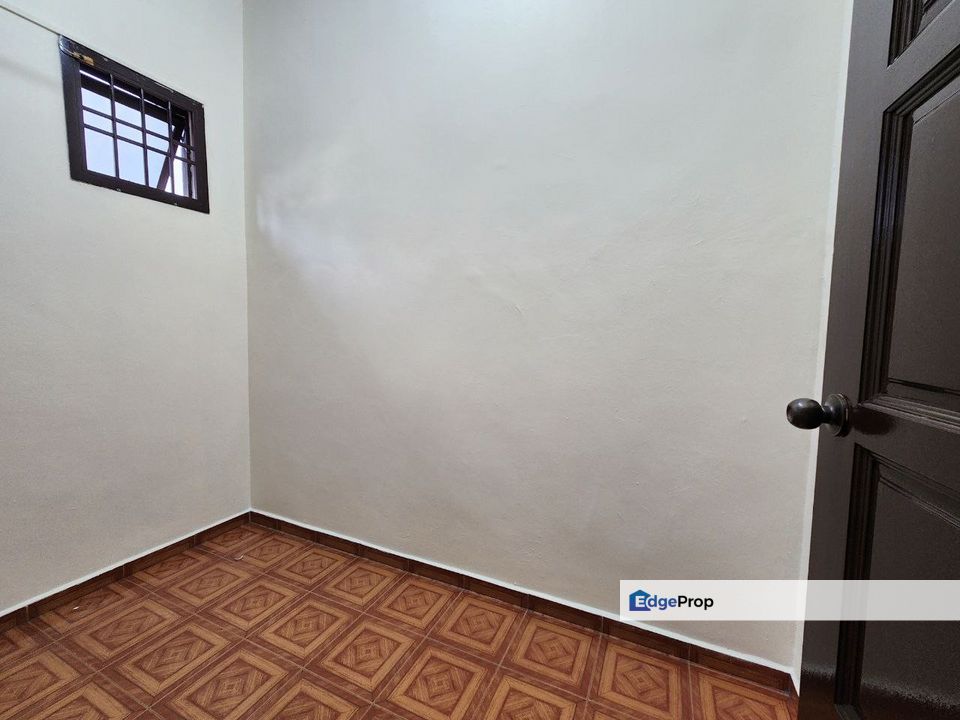 Bandar Seri Alam @ Masai, 1.5 Storey Terrace Fully Renovated For Sale , Johor, Masai