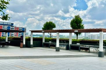 SKS Habitat Apartment, Larkin