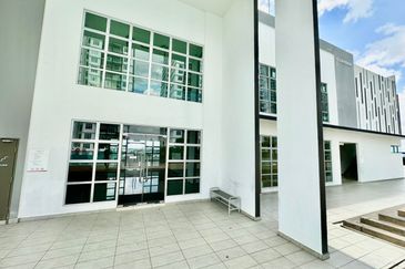 SKS Habitat Apartment, Larkin