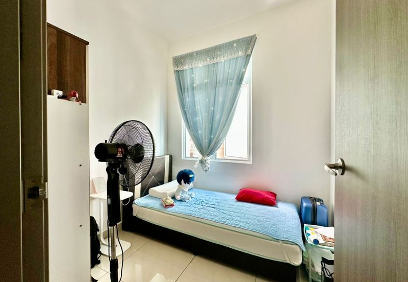 SKS Habitat Apartment, Larkin