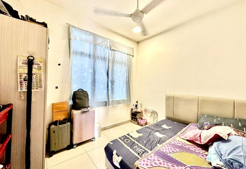 SKS Habitat Apartment, Larkin