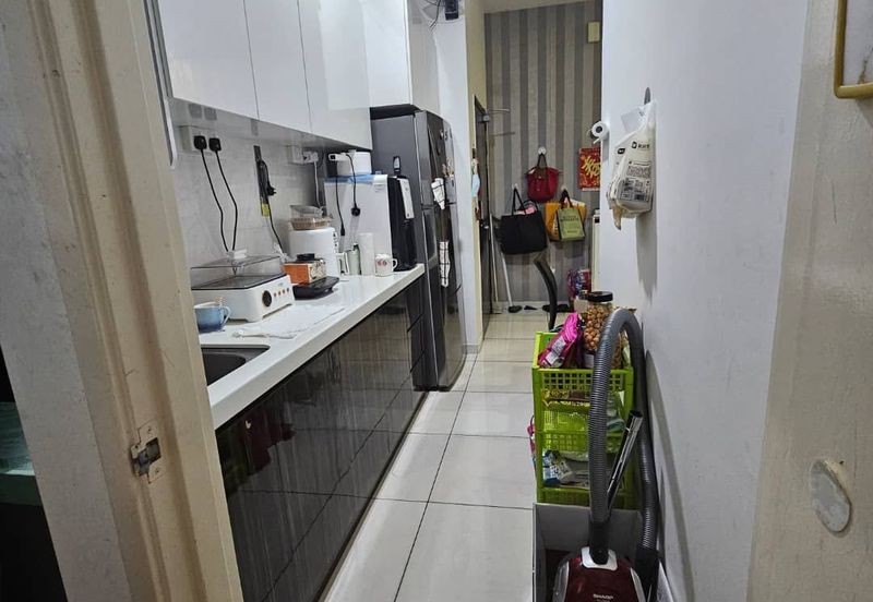 D'Summit Residences @ Kempas Utama