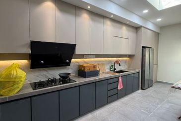 Sutera One @ Taman Sutera Utama, Skudai, 3 Storey Semi Detached For Sale,.Fully Renovated, Fully Furnish 