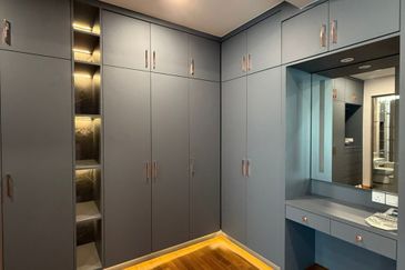 Sutera One @ Taman Sutera Utama, Skudai, 3 Storey Semi Detached For Sale,.Fully Renovated, Fully Furnish 