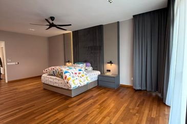 Sutera One @ Taman Sutera Utama, Skudai, 3 Storey Semi Detached For Sale,.Fully Renovated, Fully Furnish 