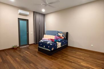 Sutera One @ Taman Sutera Utama, Skudai, 3 Storey Semi Detached For Sale,.Fully Renovated, Fully Furnish 