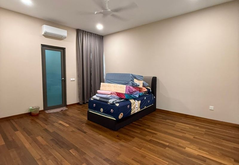 Sutera One @ Taman Sutera Utama, Skudai, 3 Storey Semi Detached For Sale,.Fully Renovated, Fully Furnish 