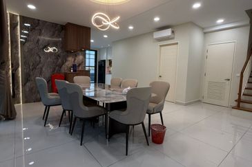 Sutera One @ Taman Sutera Utama, Skudai, 3 Storey Semi Detached For Sale,.Fully Renovated, Fully Furnish 