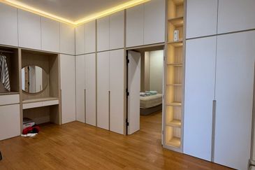 Sutera One @ Taman Sutera Utama, Skudai, 3 Storey Semi Detached For Sale,.Fully Renovated, Fully Furnish 