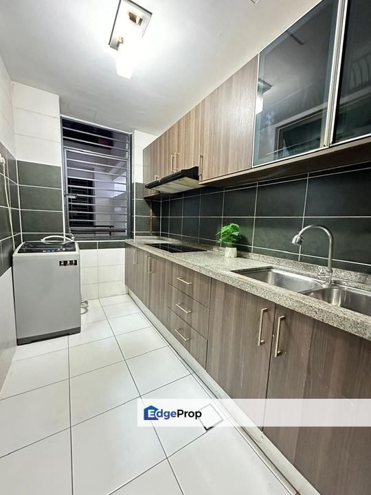 D'Inspire Residence @ Bukit Indah, 2 Parking Lots, Good Condition , Johor, Johor Bahru