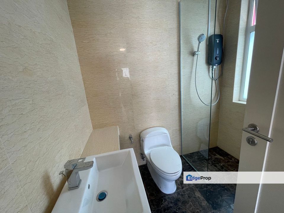 Tritower Residences @ Jb Town, Walking Distance to Ciq , Johor, Johor Bahru