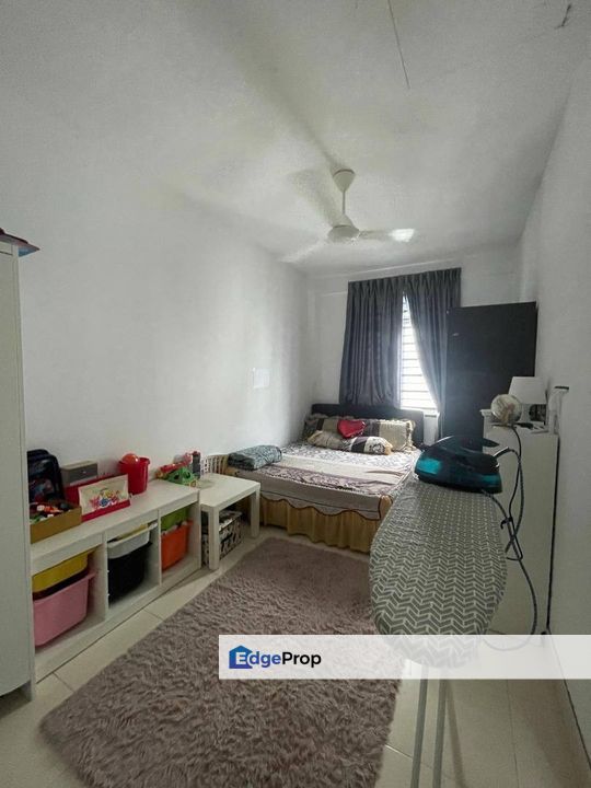 Taman Scientex Senai, Seelong, 3 Storey Terrace, Fully Renovated, Johor, Senai