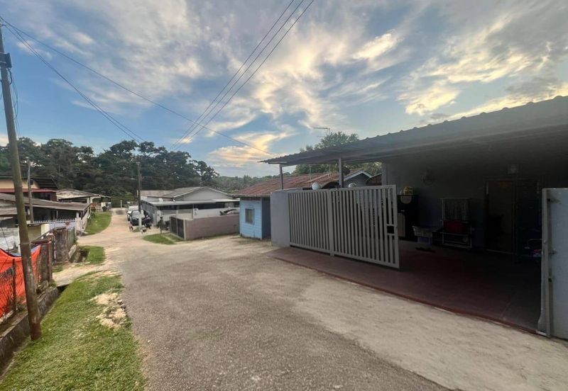 Kampung Poh Chee Leng