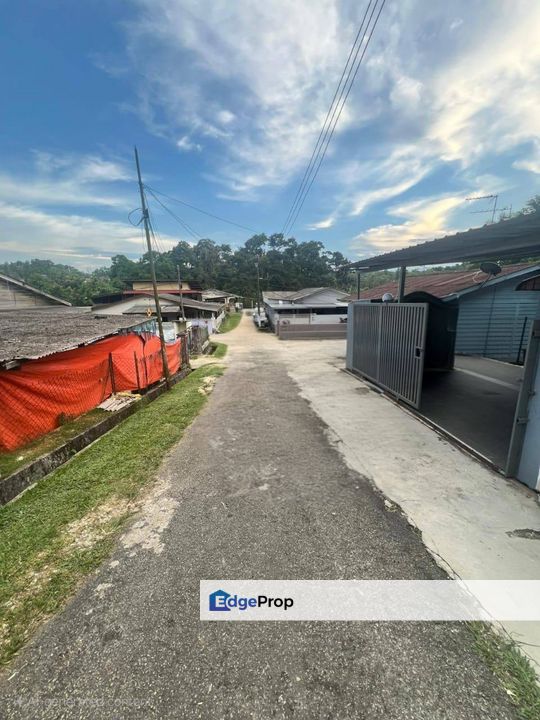Kampung Poh Chee Leng @ Skudai, Single Storey Terrace For Sale, Fully Renovated , Johor, Skudai