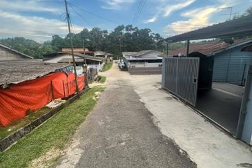 Kampung Poh Chee Leng