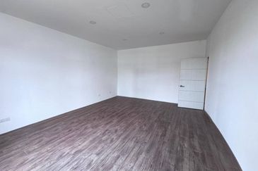 Taman Mount Austin @ 1st Floor Shoplot For Rent 