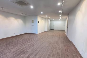 Taman Mount Austin @ 1st Floor Shoplot For Rent 