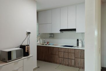 1Medini & Medini Signature