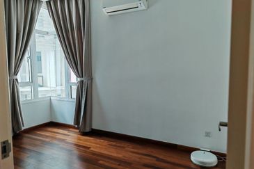 1Medini & Medini Signature