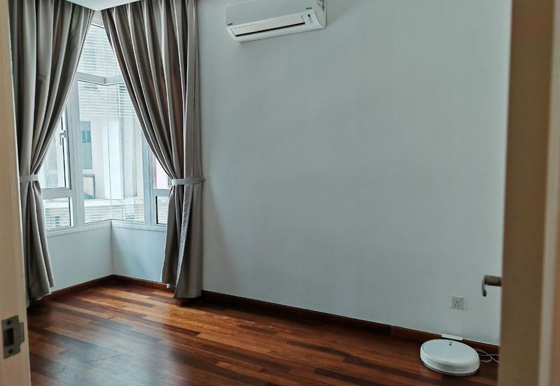 1Medini & Medini Signature