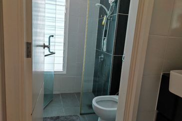 1Medini & Medini Signature