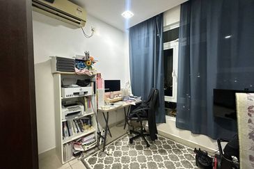 Golden Sands Seaview Residence