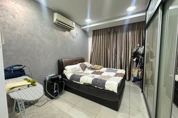 Golden Sands Seaview Residence