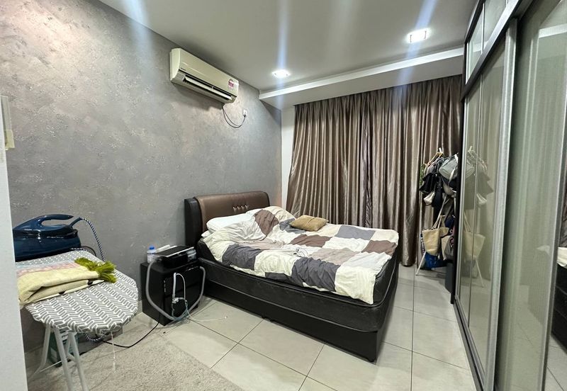 Golden Sands Seaview Residence