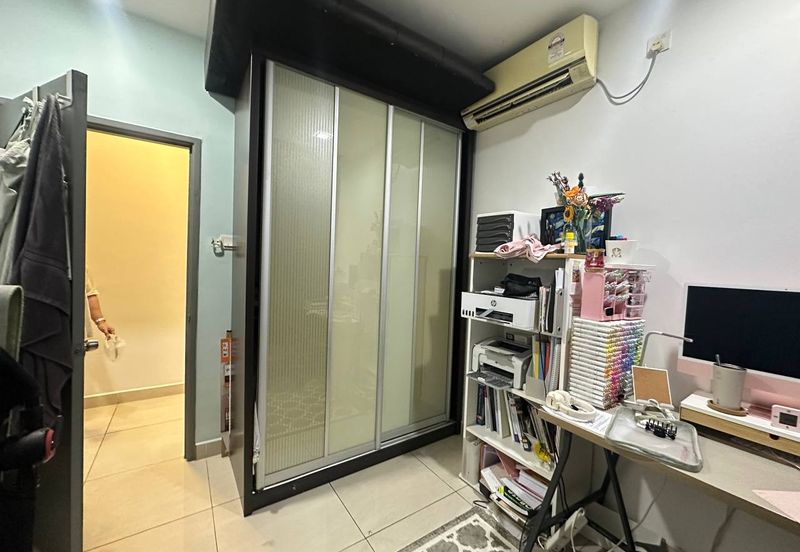 Golden Sands Seaview Residence