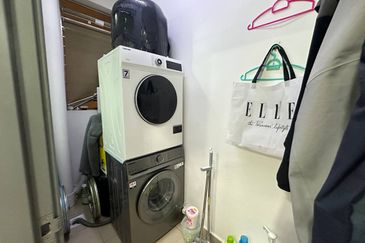 Golden Sands Seaview Residence