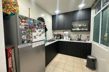 Golden Sands Seaview Residence