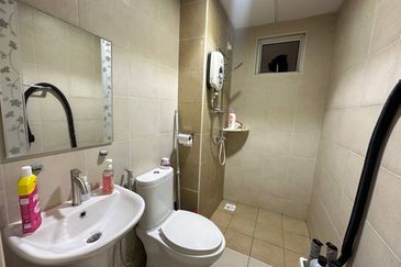 Golden Sands Seaview Residence