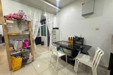 Golden Sands Seaview Residence