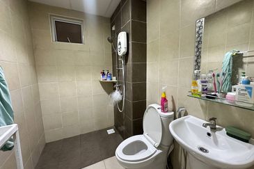 Golden Sands Seaview Residence