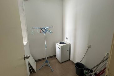 D'Summit Residences @ Kempas Utama