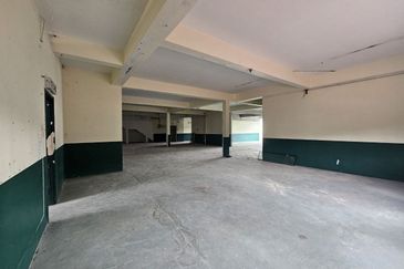 Taman Mount Austin Commercial