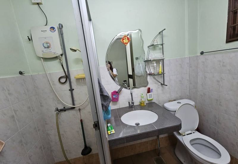 Lily & Jasmine Apartment