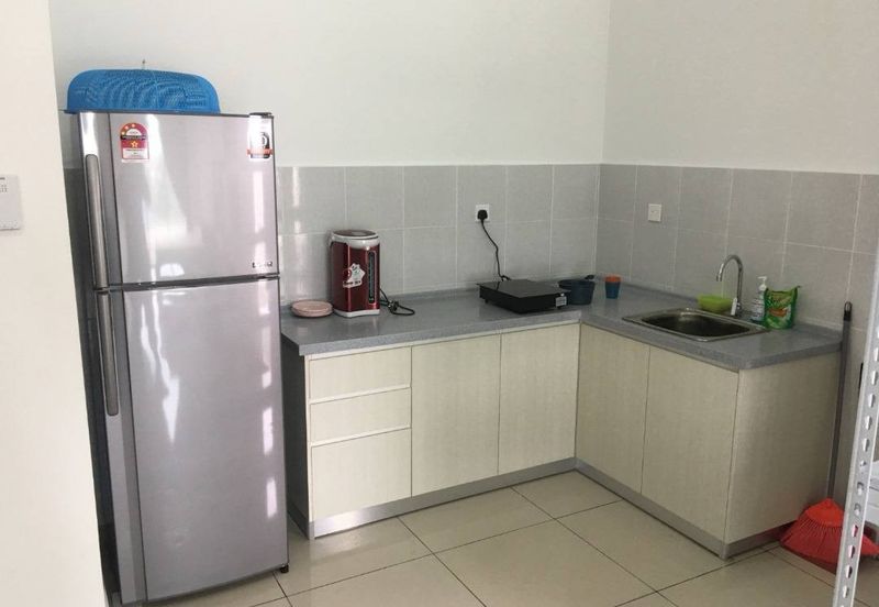 Aliff Avenue @ Tampoi, Studio with huge Space private Garden 