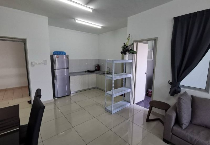 Aliff Avenue @ Tampoi, Studio with huge Space private Garden 