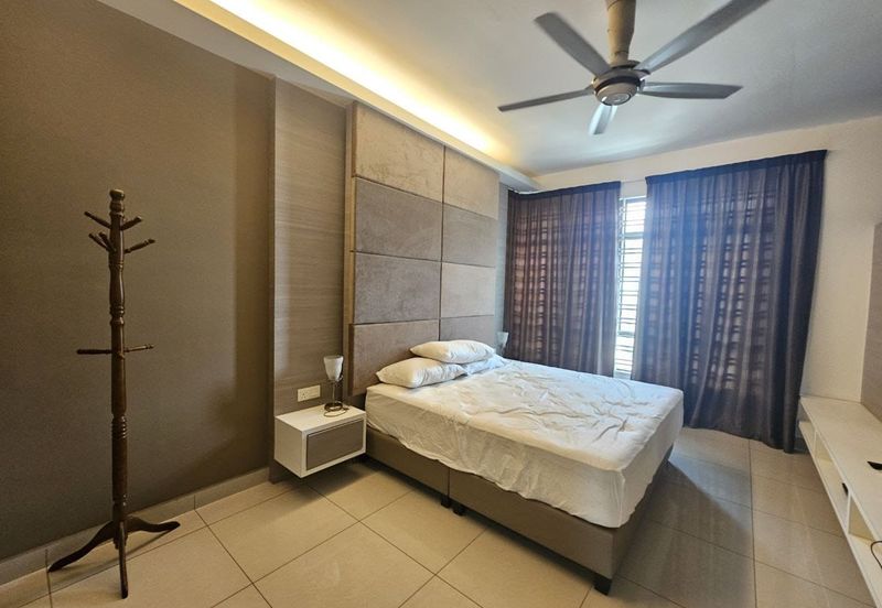 Maple Red, Adda Heights