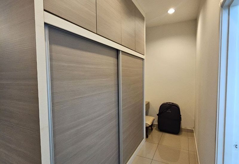 Maple Red, Adda Heights