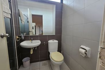 Maple Red, Adda Heights