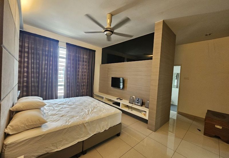 Maple Red, Adda Heights