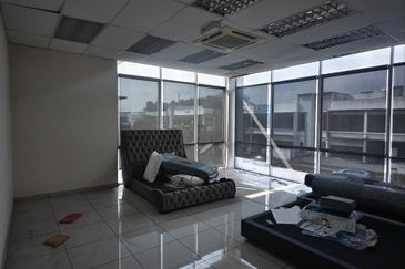 Tampoi Enterperneurs Park, Kawasan Perindustrian Kempas 