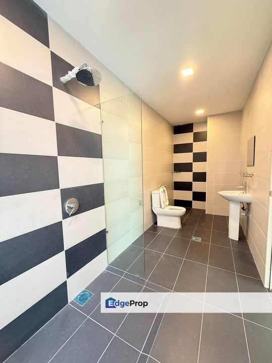 Opal @ Mutiara Mas, Mutiara Rini, 3 Storey Cluster For Sale, With Lift, Unblock Garden View , Johor, Skudai